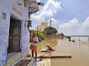 Taj Mahal Terancam Tenggelam