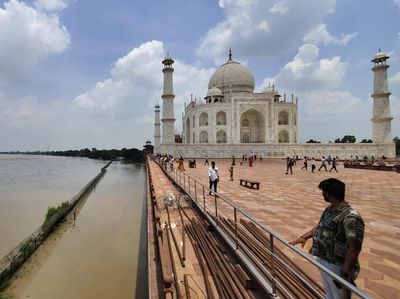 Sungai Yamuna Meluap, Taj Mahal Terancam Banjir
