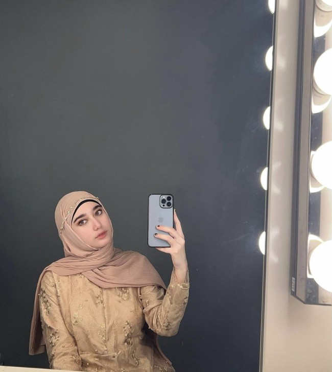 Tengku Syaira Anataya sendiri mengikuti jejak orangtuanya dengan terjun di dunia akting. Foto: Dok. Instagram