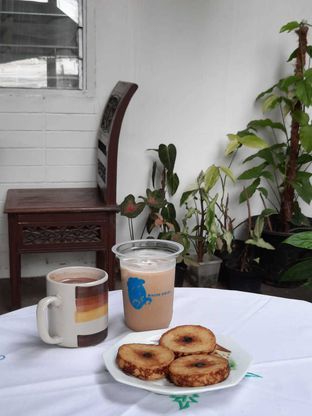 Toko kue mungil yang menawarkan jajanan pasar