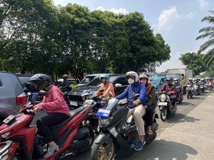 Macet di TB Simatupang Arah Ragunan, Warga Usul Lampu Merah Pakai Teknologi AI