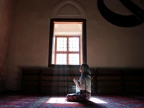Sholawat Asyghil untuk Mohon Keselamatan dari Penguasa Zalim