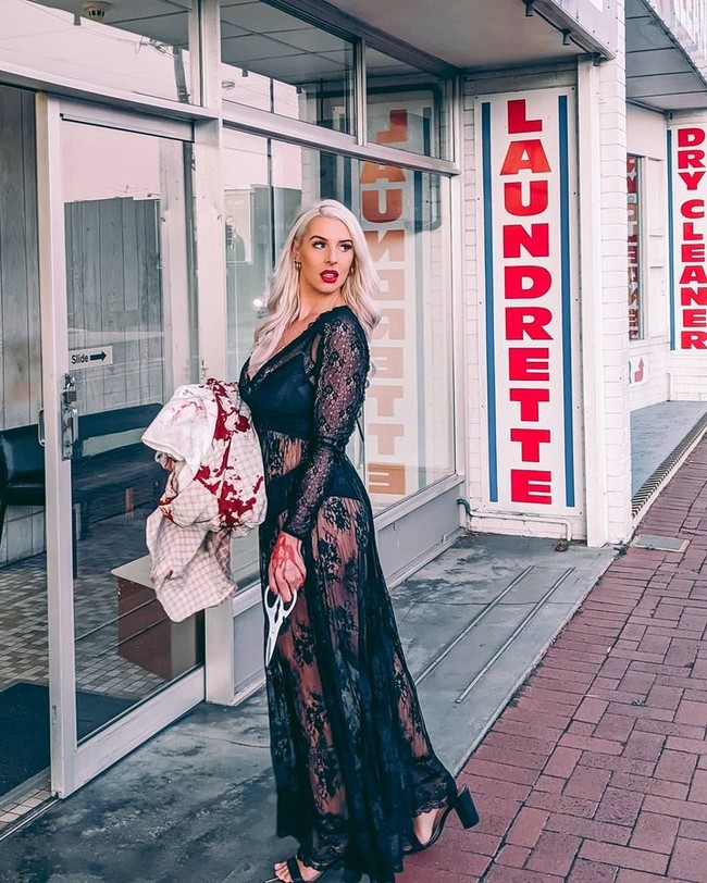 Sebelumnya, Ashlea mengaku pernah menjalani berbagai profesi termasuk jadi pembantu rumah tangga, bekerja di bar, dapur, bahkan sekuriti. Ia melamar untuk jadi supir truk tanpa pengalaman meski harus di-training sampai diizinkan terjun ke lapangan. Foto: Instagram Ashlea