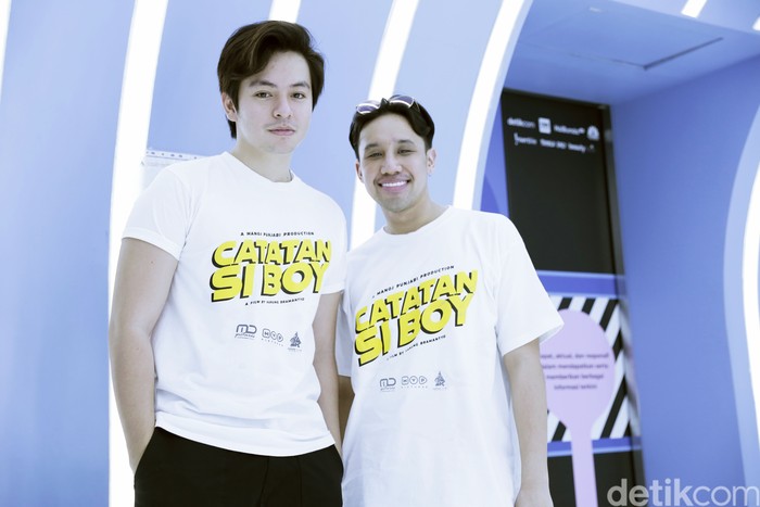 Para cast film Catatan Si Boy saat berkunjung ke kantor detikcom.