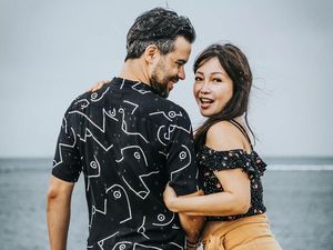 5 Potret Kemesraan Chef Marinka dengan Suami Bule Asal Belanda