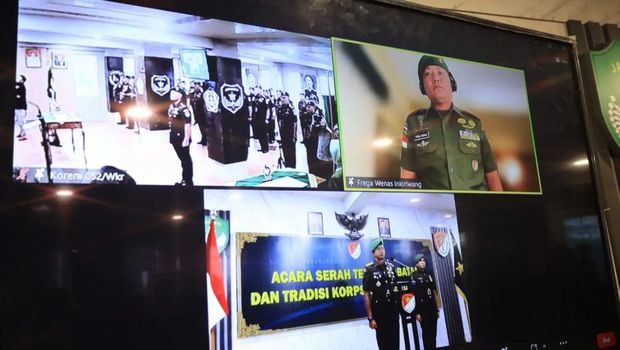 Danrem 052/Wijayakrama, Brigjen TNI Putranto Gatot, memimpin upacara sertijab Dandim Jakut. Sertijab dilakukan secara hybrid alias online dan offline. (dok Kodam Jaya)