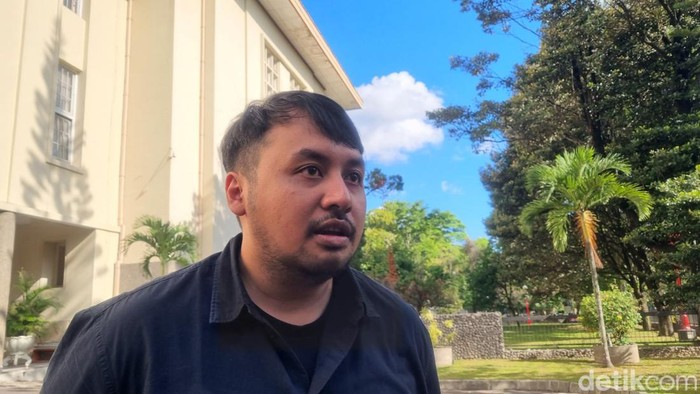 Dosen Departemen Politik dan Pemerintahan Fisipol UGM Arga Pribadi Imawan. Foto diambil Jumat (21/7/2023).