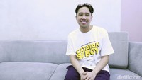 Bagaimana keluh kesah dan keseruan di dalam syuting Catatan Si Boy? Simak beritanya di detikcom!