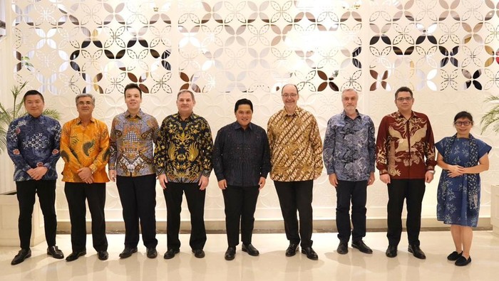 Erick Thohir berharap Indonesia siap menggelar FIBA World Cup 2023.