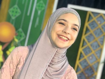 7 Potret Cantik Isabelle Tramp, Putri Ayu Azhari Finalis Gadis Sampul 2023