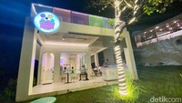 Taman Budaya Sentul City dipenuhi beragam tenant makanan kekinian. Salah satuny Ronde Mande yang mencuri perhatian dengan warna-warni pastel sebagai interiornya.