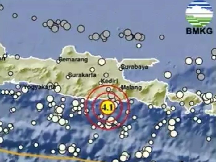 gempa blitar 4,1
