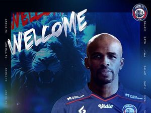 Arema FC Gaet Greg Nwokolo