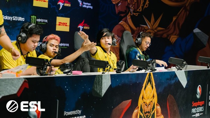 Babak playoff ESL Snapdragon Mobile Legends: Bang Bang Pro Series Season 3 di mulai hari ini. Pertandinganya dibuka oleh penampilan dari wakil Indonesia, Onic Esports, melawan Yoodo Red Giants.
