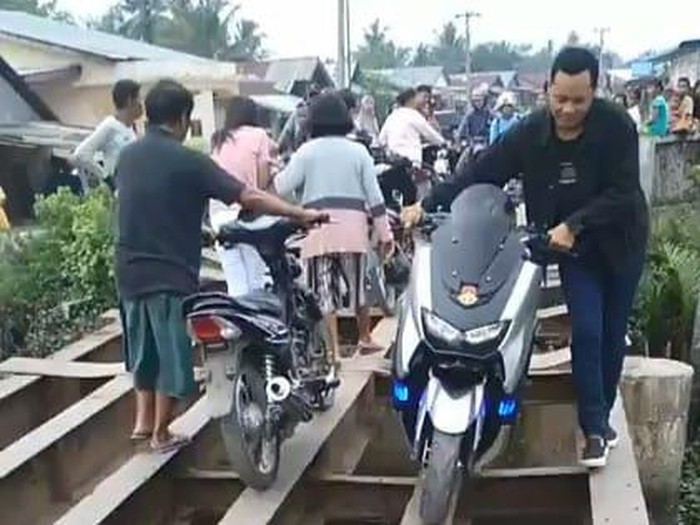 Jembatan darurat di Sergai (Foto: Istimewa)