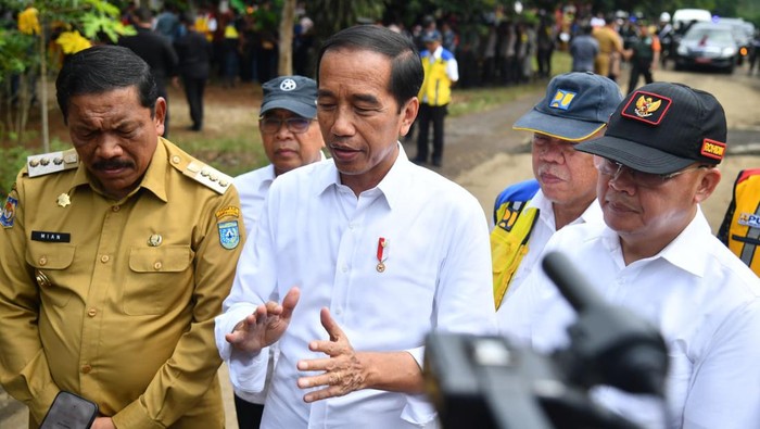 Jokowi Cek Perbaikan Jalan di Bengkulu Utara (dok Biro Pers Setpres)