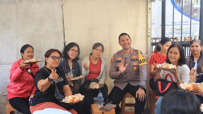 Jumat Berkah  Kapolresta Bogor Kota Kombes Bismo Teguh Prakoso