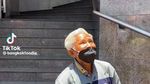 Keren! Kakek 74 Tahun Pamer Atraksi Es Krim Terbang