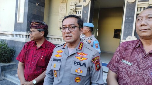 Kapolresta Denpasar Kombes Bambang Yugo Pamungkas memberikan keterangan kepada wartawan sesuai pertemuan dengan remaja kelompok Bajing Kids di kantornya, Jumat (21/7/2023). (I Wayan Sui Suadnyana/detikBali)