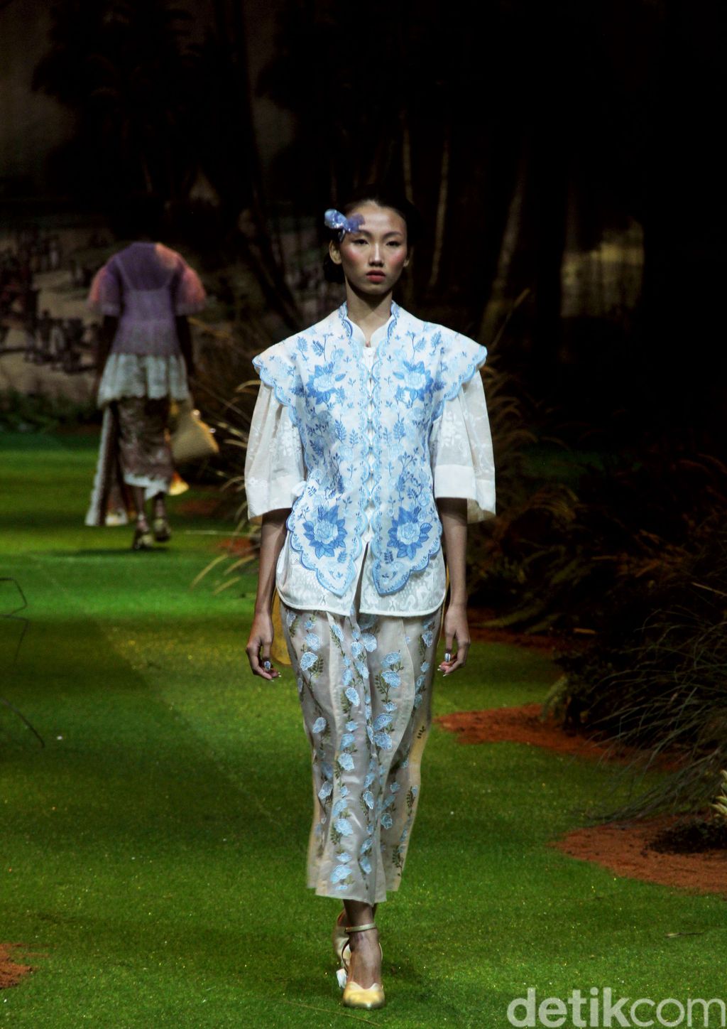 Koleksi Terbaru Toton di Hotel Mulia, Jakarta. Kamis, [20/7/23]