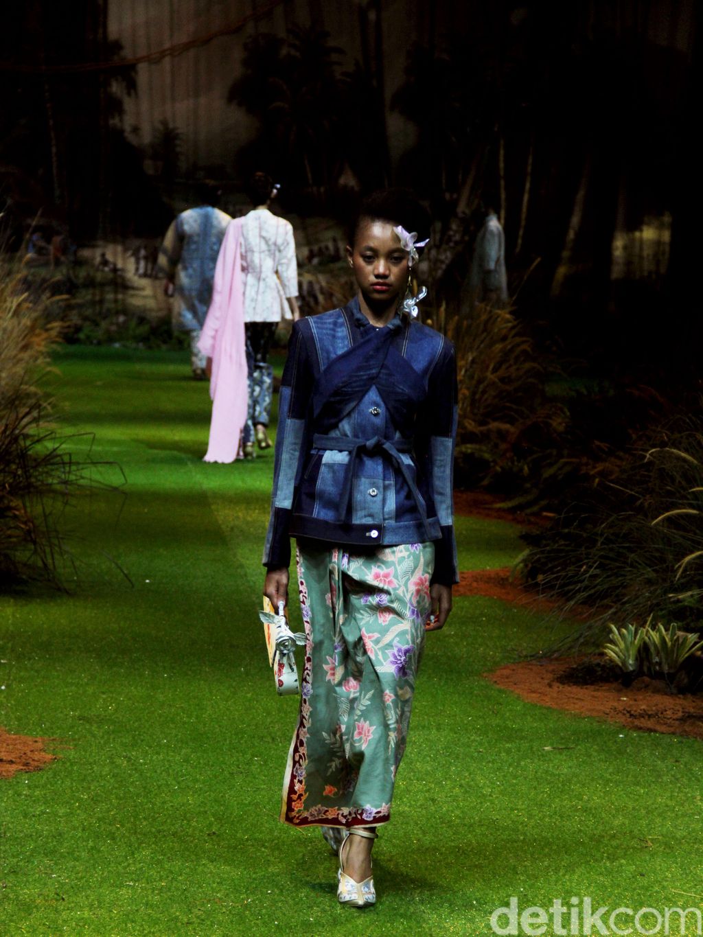 Koleksi Terbaru Toton di Hotel Mulia, Jakarta. Kamis, [20/7/23]