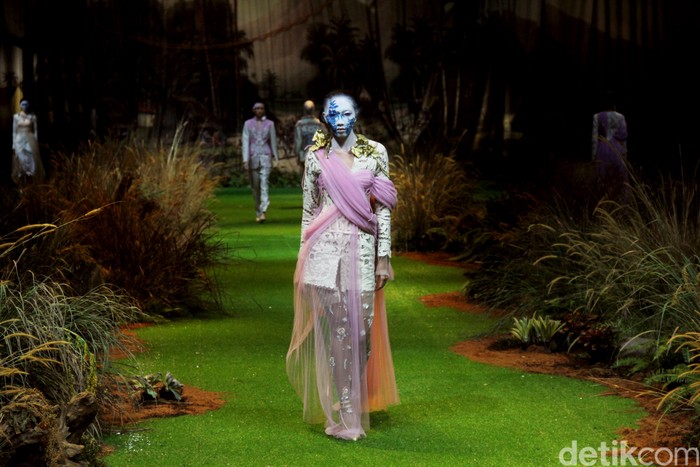 Koleksi Terbaru Toton di Hotel Mulia, Jakarta. Kamis, [20/7/23]