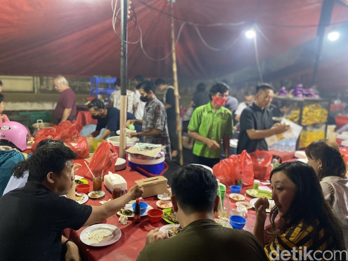 Street Food 101; Mengulas Kuliner Enak di Taman Sunter Indah