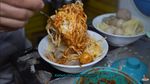 Bikin Bibir Jontor! Ini 10 Mie Pedas Terkenal di Berbagai Daerah