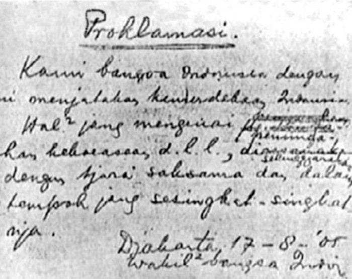 Naskah Teks Proklamasi Kemerdekaan tulisan tangan Soekarno