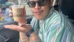 Potret Marlo Ernesto, Putra Andi F. Noya Saat Makan Bento hingga Ngopi