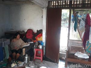 3 Hal tentang Putri, Eks Model Majalah Dewasa Tinggal di Rumah Reyot