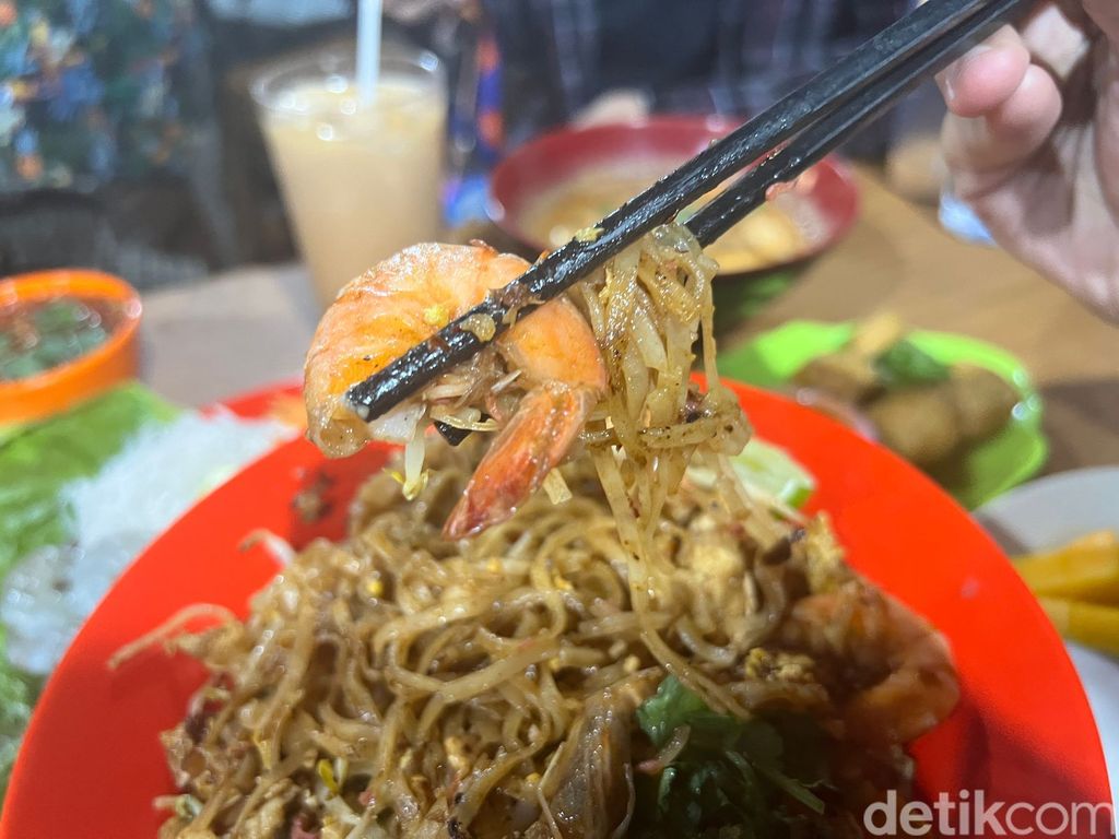 Rak Thai