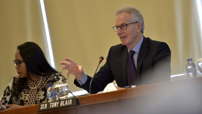 Mendag Zulhas menerima kunjungan Mantan Perdana Menteri Britania Raya, Sir Tony Blair di Kantor Kementerian Perdangangan, Jakarta, Jumat (21/7/2023).