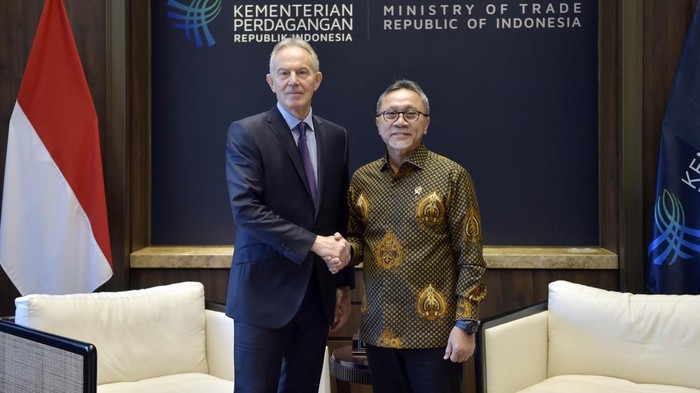 Saat Tony Blair Tawarkan Bantuan Lawan Uni Eropa soal UU Deforestasi Mendag Zulhas menerima kunjungan Mantan Perdana Menteri Britania Raya, Sir Tony Blair di Kantor Kementerian Perdangangan, Jakarta, Jumat (21/7/2023).