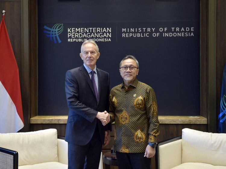 Saat Tony Blair Tawarkan Bantuan Lawan Uni Eropa soal UU Deforestasi