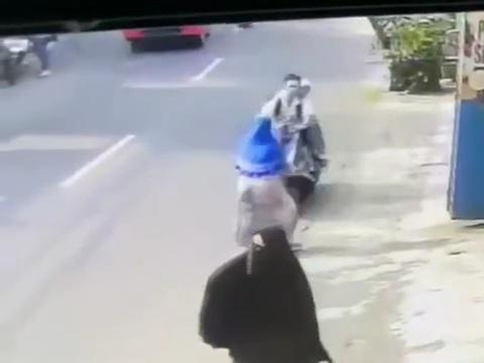Screenshot CCTV soal tabrak lari di Jaktim (dok. Istimewa)