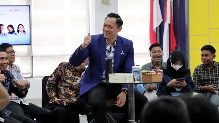 Ketua Umum Partai Demokrat Agus Harimurti Yudhoyono (AHY) berkesempatan menjadi pembicara di UGM.