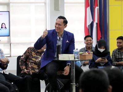 Semringah AHY jadi Pembicara di UGM