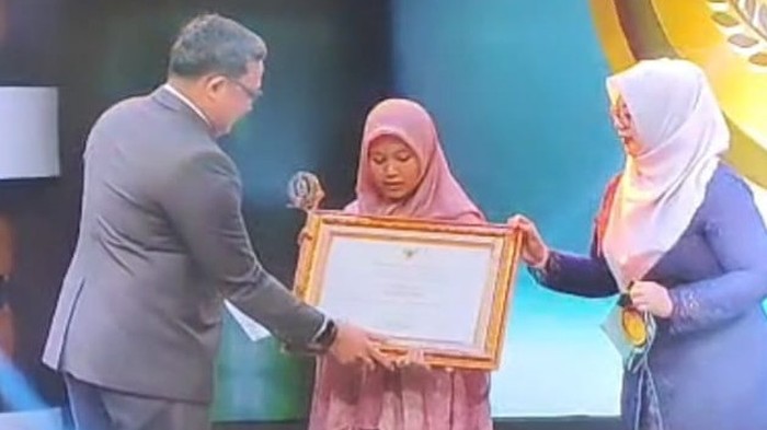 Siswi MAN 4 Jakarta Dinobatkan Jadi Tokoh Anak Inspiratif oleh KPAI