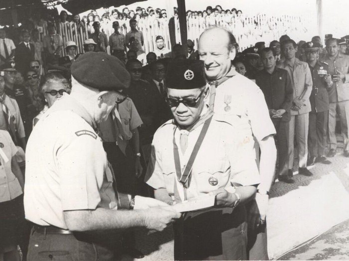 Sri Sultan Hamengku Buwono (HB) IX, Raja Keraton Jogja yang juga Bapak Pramuka Indonesia.