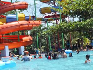 5 Waterpark Seru di Medan, Ada Fasilitas Wahana Tornado untuk Uji Adrenalin