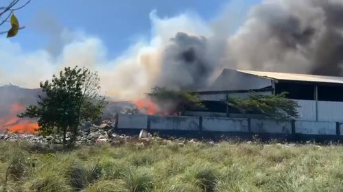 Tempat Pengolahan Sampah Terpadu (TPST) di Gili Trawangan, Nusa Tenggara Barat (NTB), terbakar hebat sekitar pukul 15.10 Wita pada Jumat (21/7/2023).