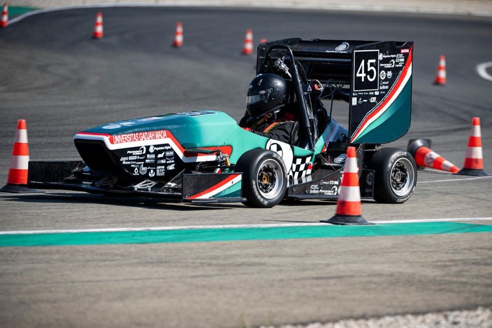 Tim Bimasakti Universitas Gadjah Mada (UGM) mewakili Indonesia di ajang Formula SAE Italia.
