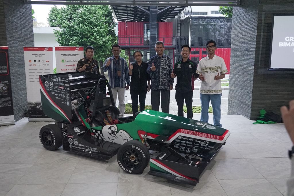 Tim Bimasakti Universitas Gadjah Mada (UGM) mewakili Indonesia di ajang Formula SAE Italia.