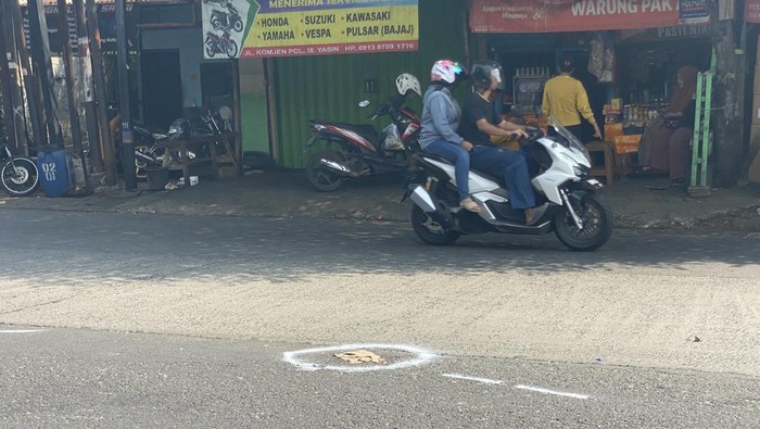 TKP kecelakaan di Jalan Komjen M Jasin (Devi-detikcom)