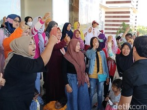 Didemo Wali Murid yang Tolak Merger Sekolah, Kepala Diknas Bojonegoro Kabur