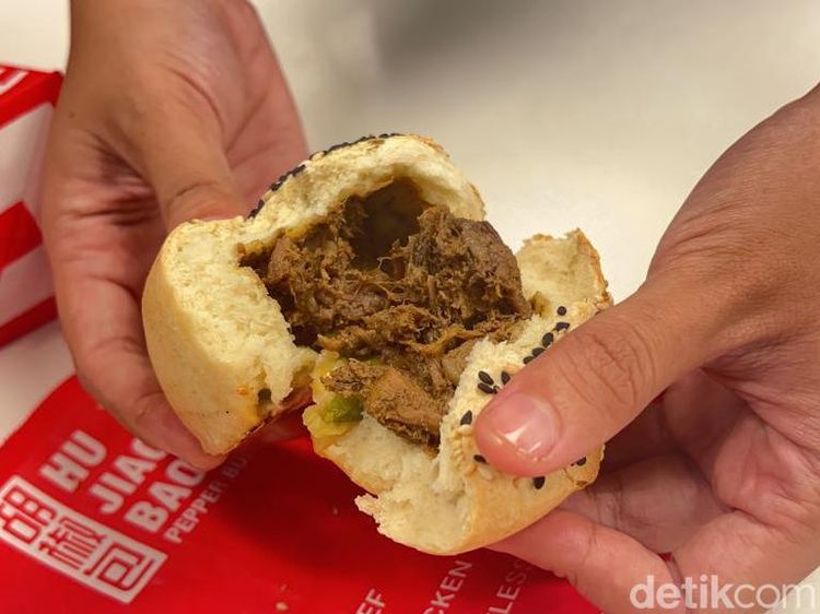 Nyamm! Bakpao Khas Taiwan Isi Rendang yang Gurih Enak