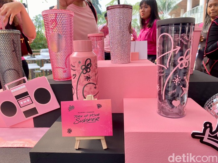 BLINK! Starbucks dan BLACKPINK Rilis Minuman Stroberi Cokelat dan 8 Tumbler