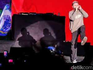 Momen The Kid Laroi Pusing Sampai Bosan Bawakan Lagu Stay di We The Fest