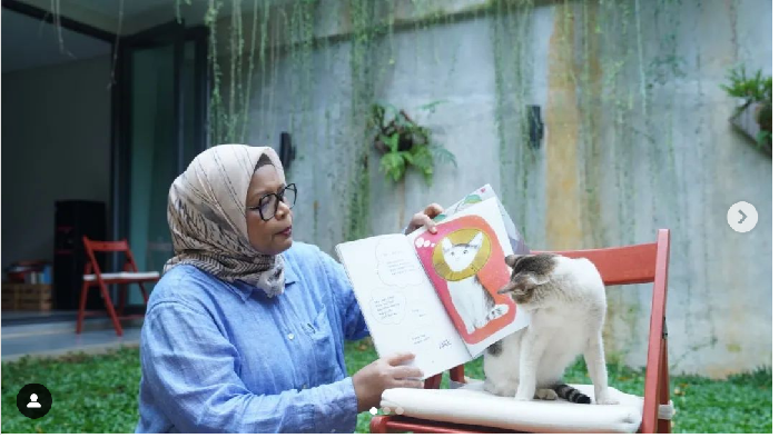 Fery Farhati Rilis Buku Tentang Kucing Difabel